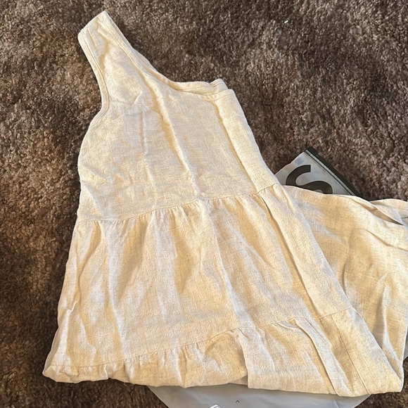 NEW Shein Cream Solid Ruffle Hem Sleeveless Romper Size Large - Picture 8 of 8